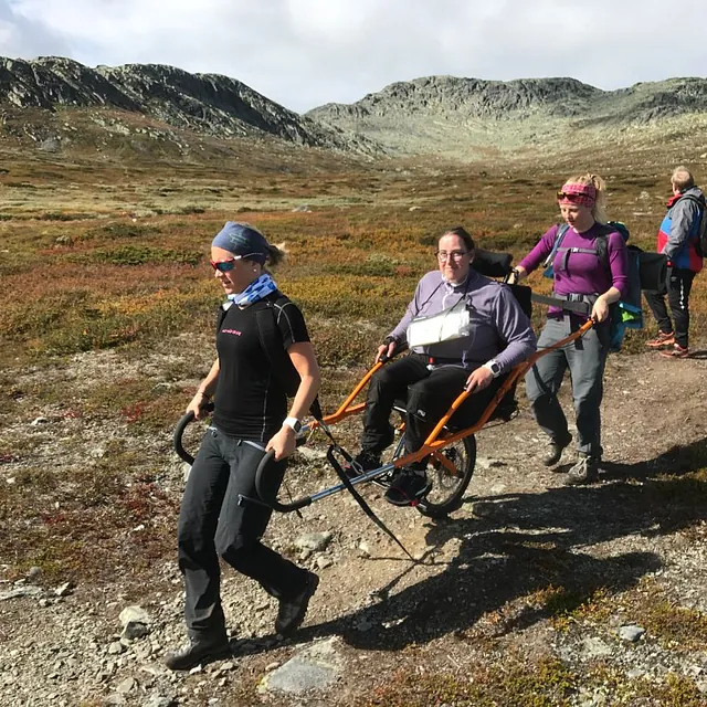 4 mennesker på fjelltur